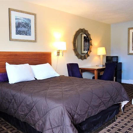 Windsor Motel Groton Ngoại thất bức ảnh