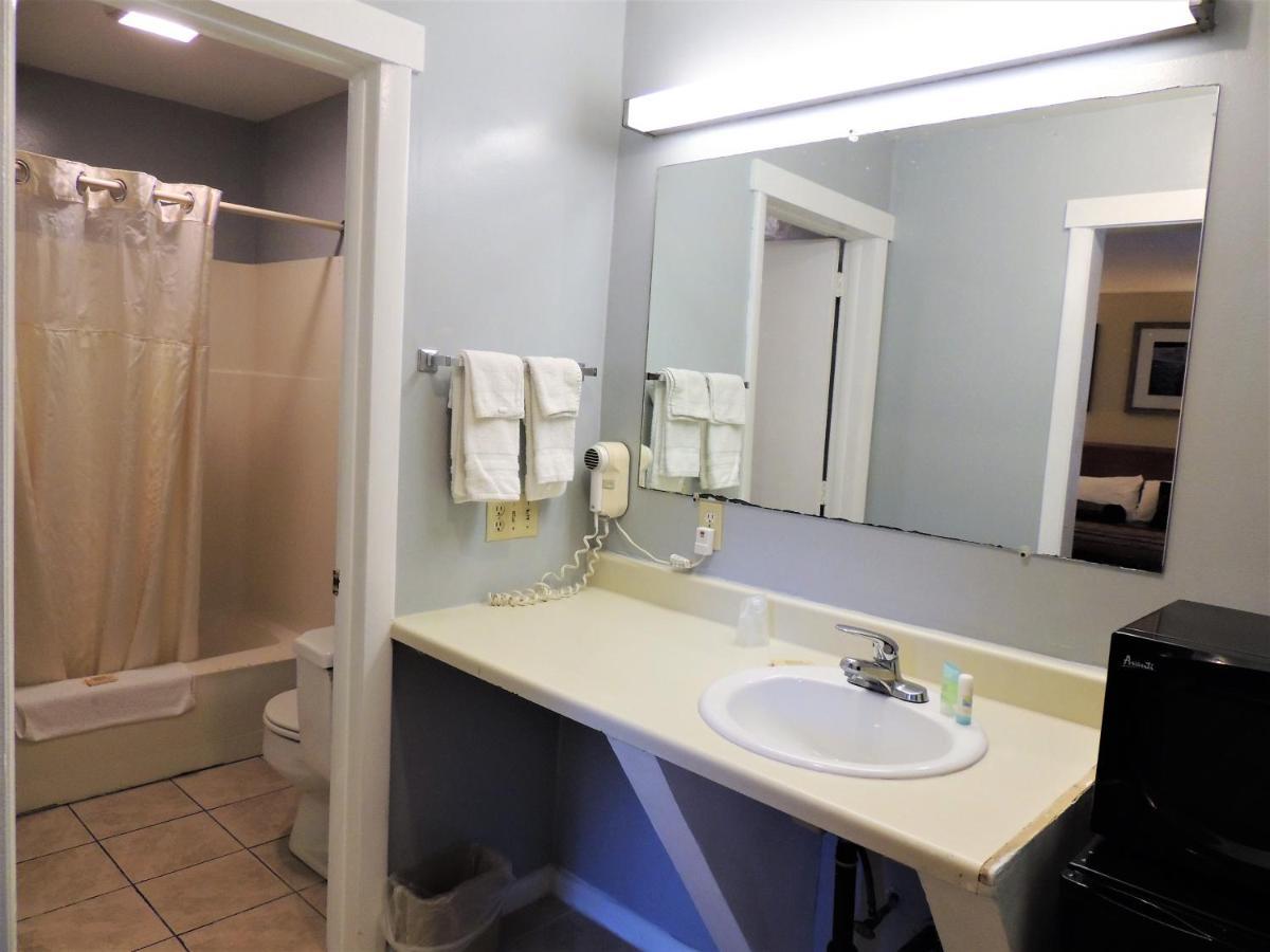Windsor Motel Groton Ngoại thất bức ảnh